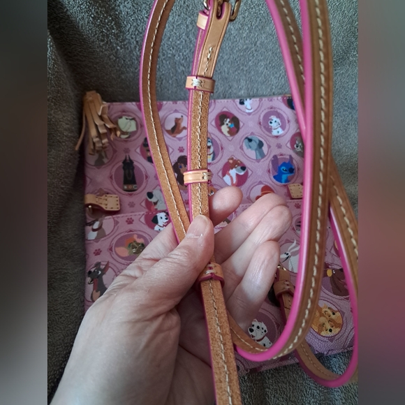 RARE Disney Parks Dooney & Bourke Pink Dog Clutch - Picture 4 of 11